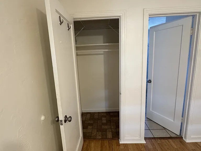 205 N Bayview Ave — Photo 5