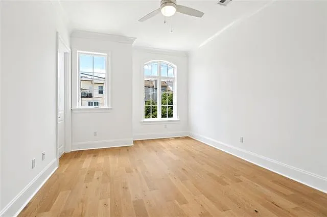 325 Focis St — Photo 15