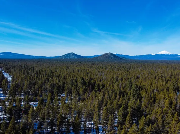 17024 Helbrock Dr, Bend, OR 97707