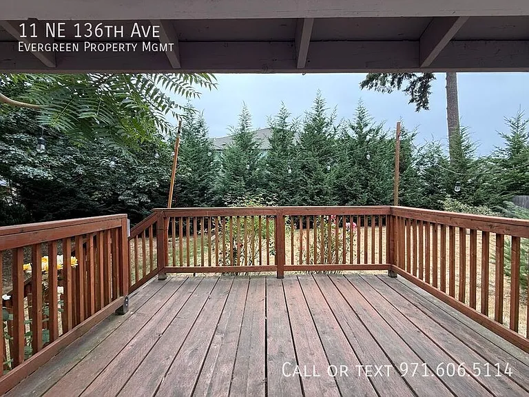 11 NE 136th Ave — Photo 33