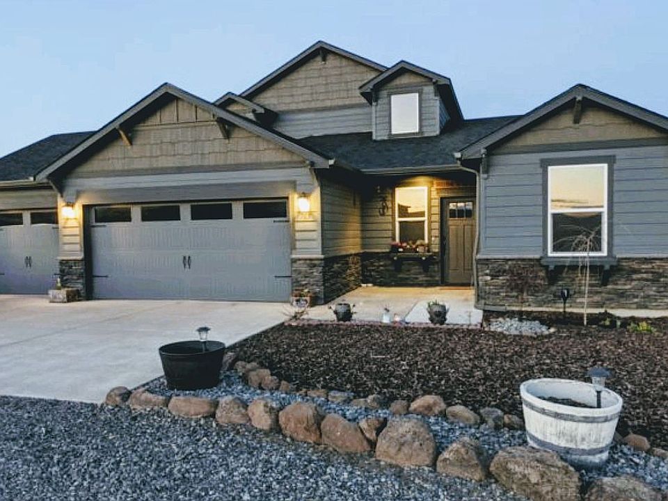 1st image of 765 Suzanna Dr