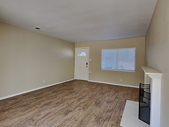 4th image of 15035 Marcolesco St