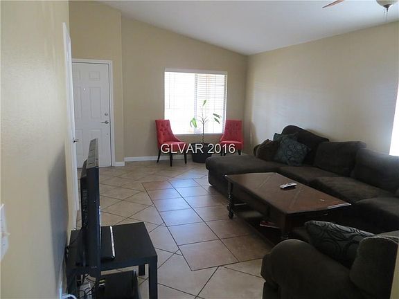 3rd image of 9452 Lake Creek St