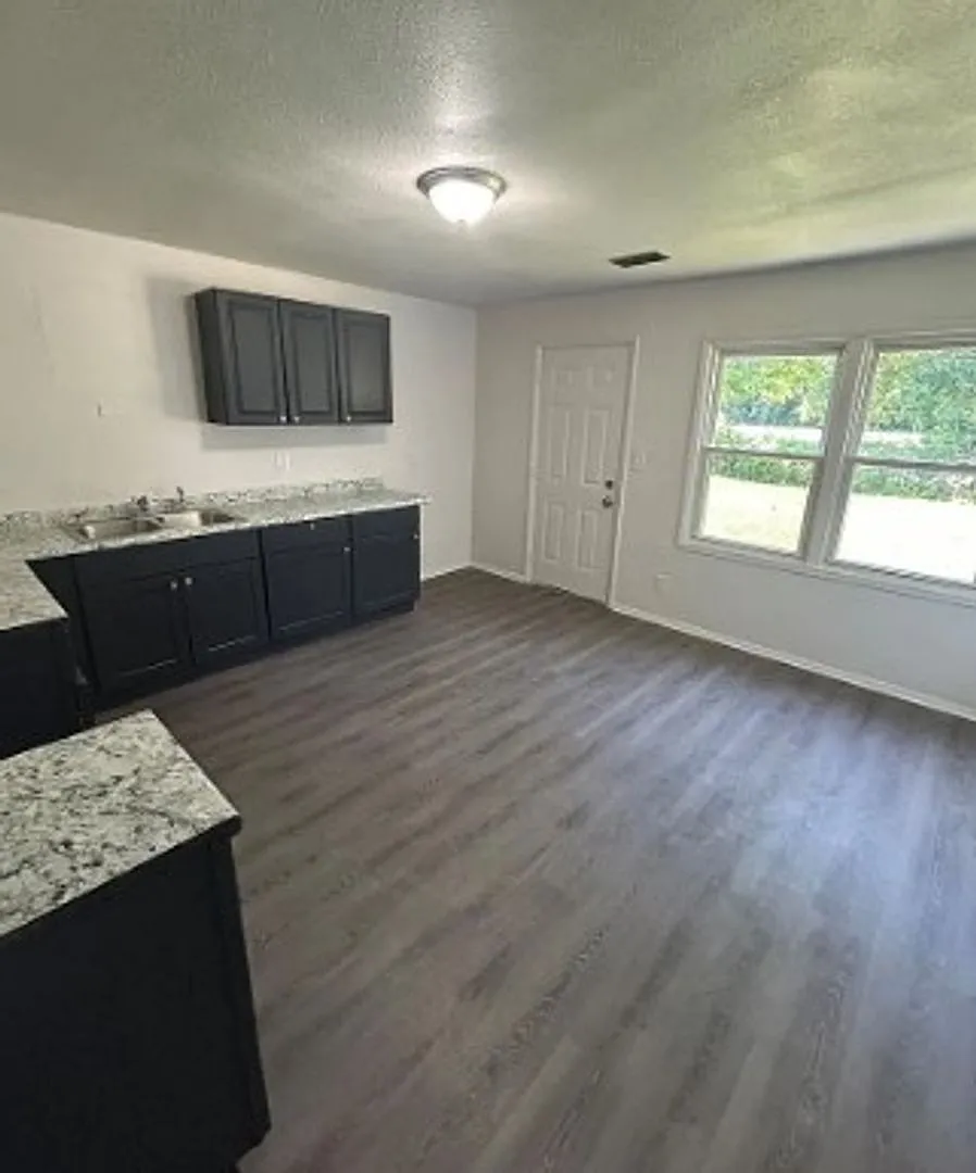 For Rent — Photo 3