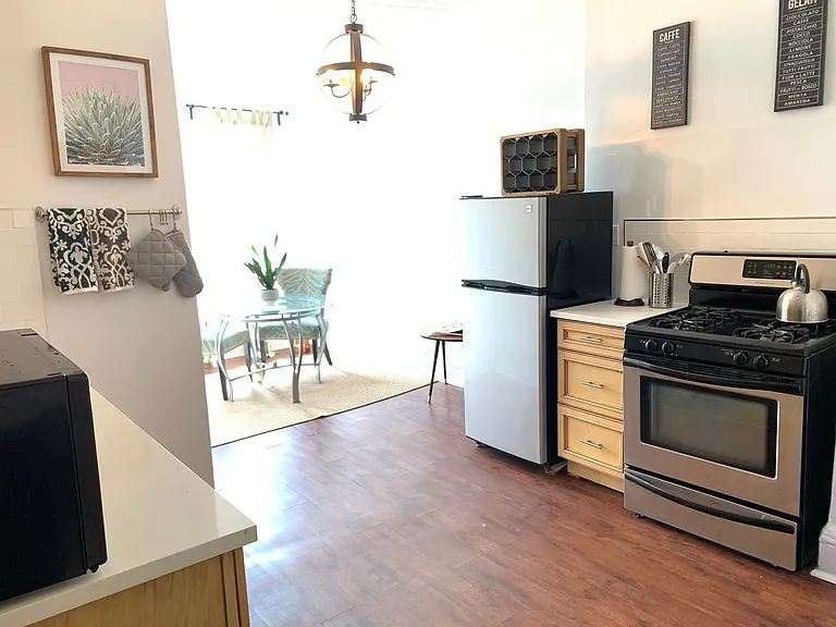 2418 Cambreleng Ave — Photo 5