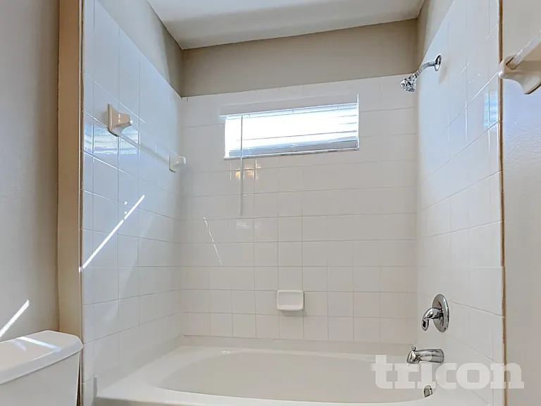 10041 Creek Bluff Dr — Photo 13