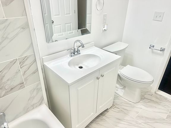 5th image of 71 Tremont Ave #3