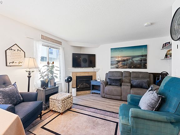 2nd image of 83 SE 176th Pl