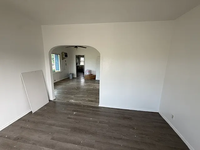 1821 W Sample St — Photo 1