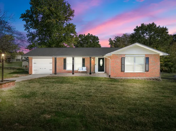 522 Ross Ln, Saint Charles, MO 63304