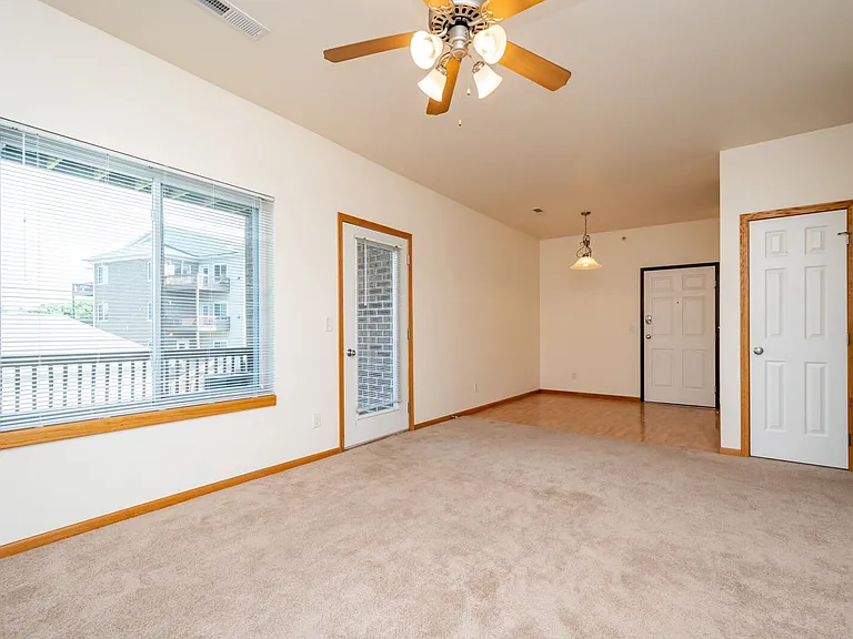Woodridge Estates — Photo 32