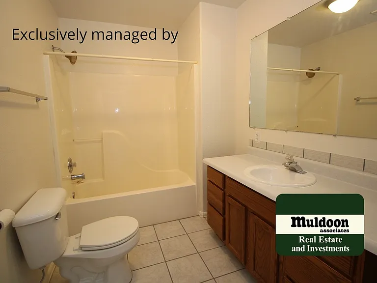 1139 E Jaroso Dr — Photo 2