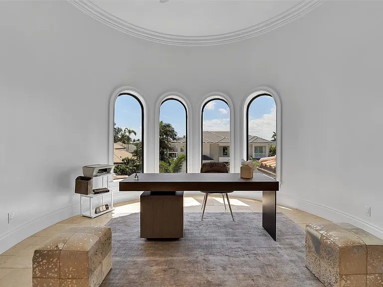 1011 Rhodes Villa Ave — Photo 14