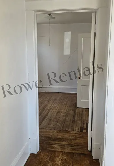 208 N Clark St #208 — Photo 3