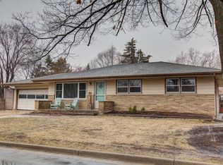 618 Madison St, Oconomowoc, WI 53066