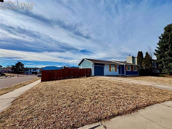 2nd image of 886 Badger Dr