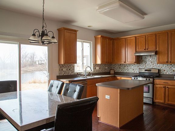 5th image of 680 Tuscany Dr