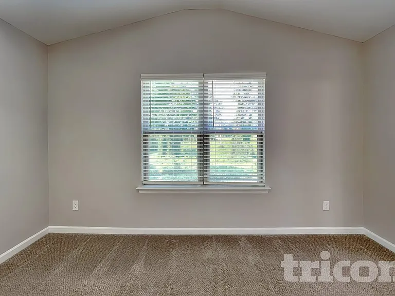 138 Spring Knoll Dr — Photo 5