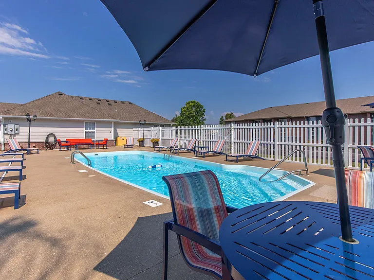 Cambridge Park Apartments Pool