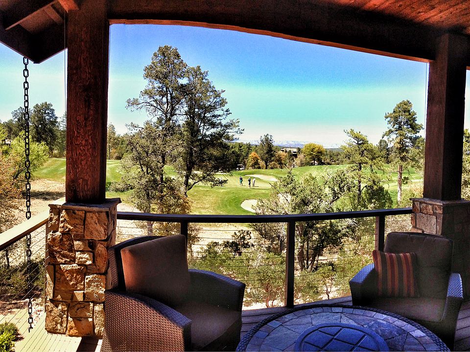 deck w views of 2 greens