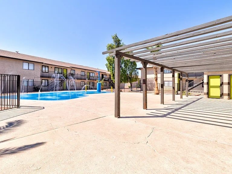 3621 N Black Canyon Hwy — Photo 1