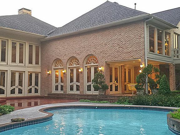 3rd image of 1222 Heathwood Dr