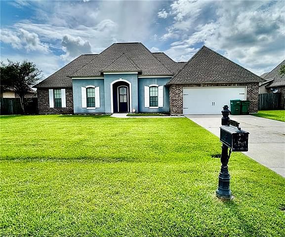1st image of 44437 Peyton Dr