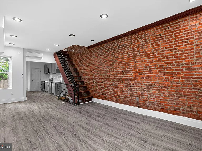 1302 N Dover St — Photo 19