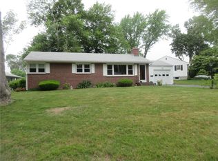 109 Woodmont Dr, Cranston, RI 02920