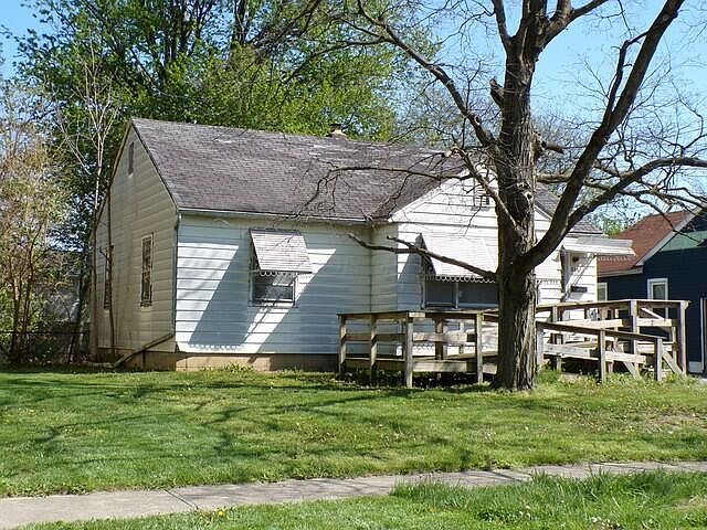 1st image of 246 Fairview St