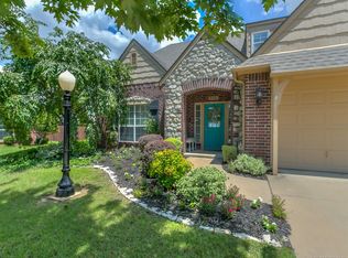 9201 N 98th Ct E, Owasso, OK 74055