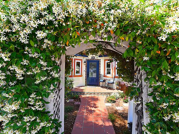3rd image of 3528 Villa Ter