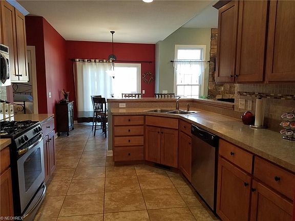 4th image of 170 Concord Dr