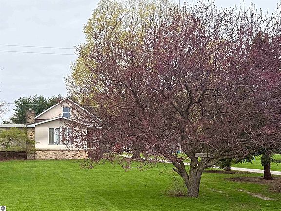 2nd image of 5322 S Lachance Rd