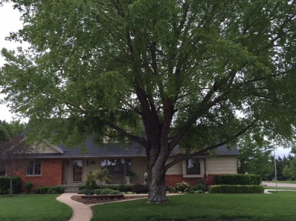 1004 W 13th St, Larned, KS 67550