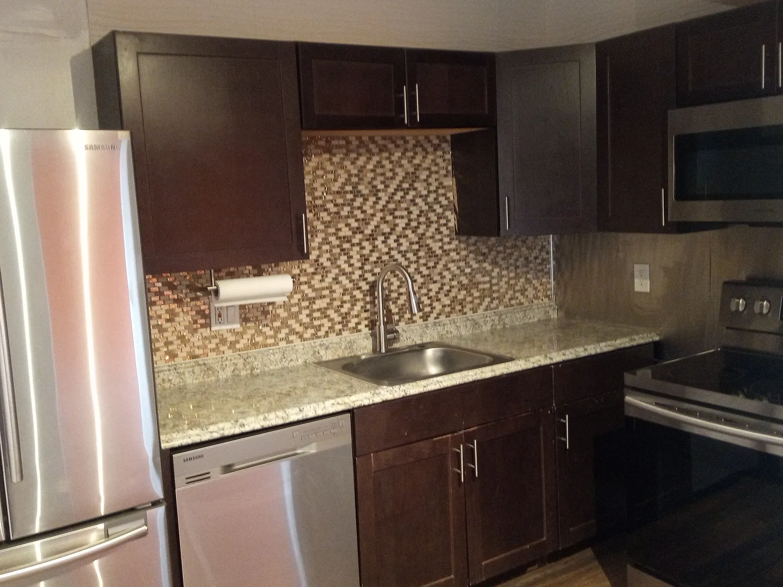 4174 Inverrary Dr — Photo 3