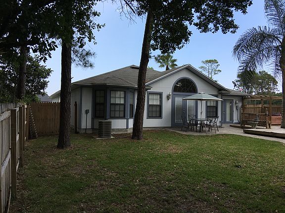 4th image of 810 Long Lake Dr