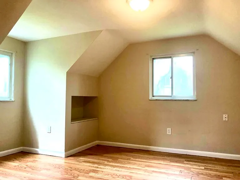 10135 Pearl Rd — Photo 4