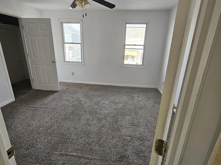 1044 John Ave — Photo 22