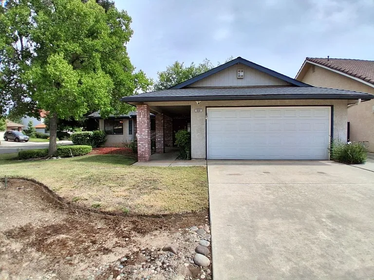 1681 E Shea Dr — Photo 25