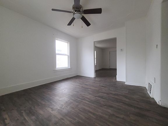 4th image of 10 Charlotte St