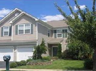 16 Inverness Dr, Manalapan, NJ 07726