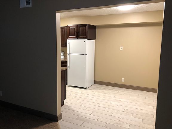 5th image of 1818 Knox St #8