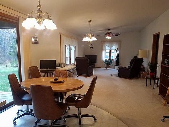 4th image of N6581 Pelsdorf Ave
