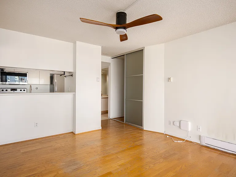 1268 Broadway W #720 — Photo 6