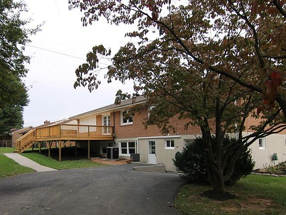 3rd image of 1435 Narcissus St