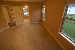 4th image of 5006 Daphine Ct
