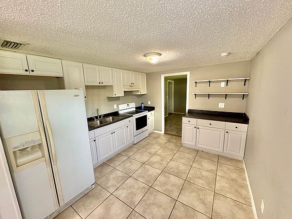 4th image of 3114 49th Avenue Dr W