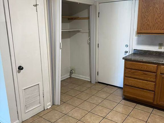 2nd image of 3704 W Metairie Ave S