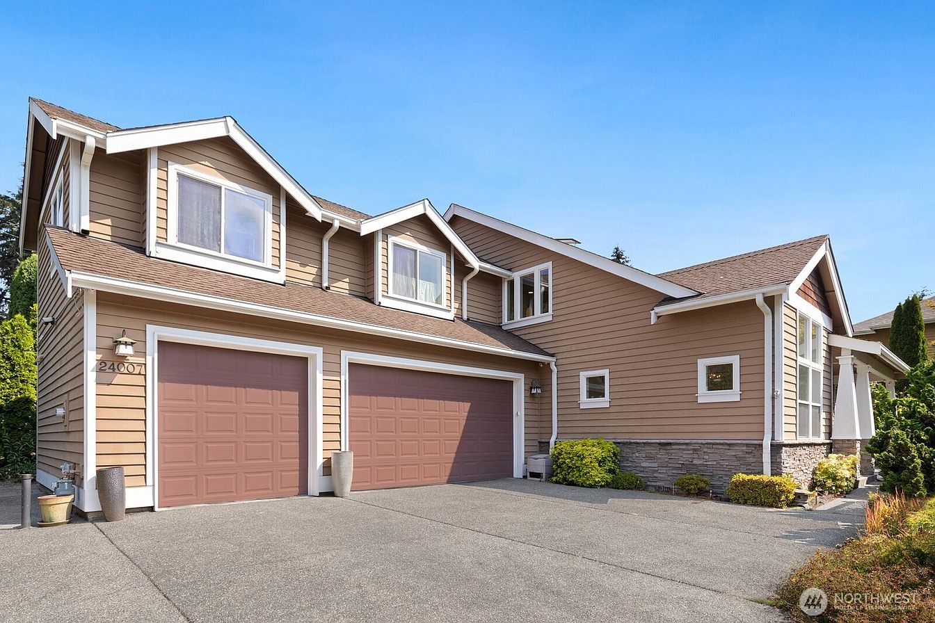 1st image of 24007 76th Avenue W